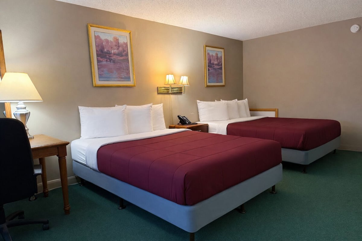 Standard Double Room | Iron/ironing board, free WiFi