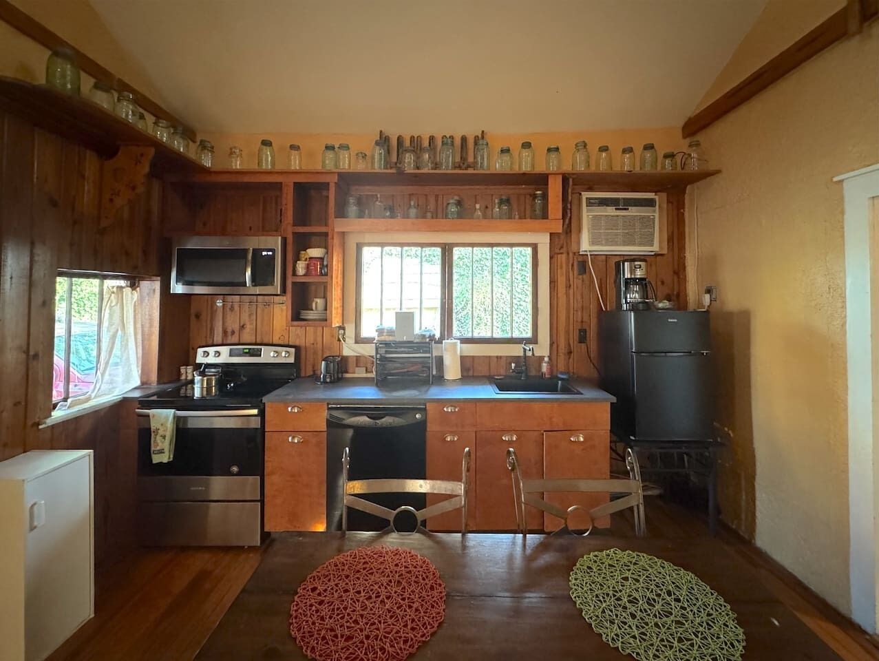 Microwave, oven, stovetop, coffee/tea maker