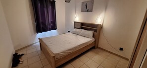 Iron/ironing board, travel cot, WiFi, bed sheets - Apartment T2 Fort-de-France quiet residential area. (Fort-de-France)