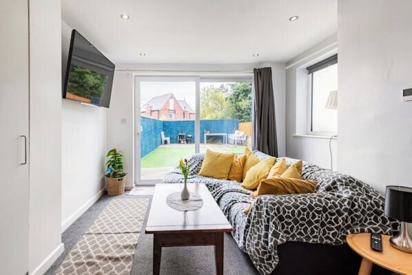 TV - Entire guest suite in South Yorkshire, United Kingdom (Sheffield)