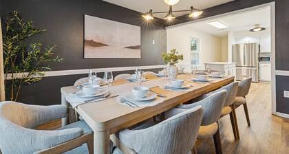 Spacious 6BR/3BA Toledo Home with Hot Tub, Game Room & Firepit