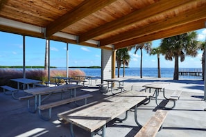 Outdoor dining - Tennis Beach Resort - Club Longboat (Longboat Key)