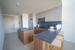 Private kitchen - 2-bedroom Oceanview Loft N°6: Alba (Playa San Blas)