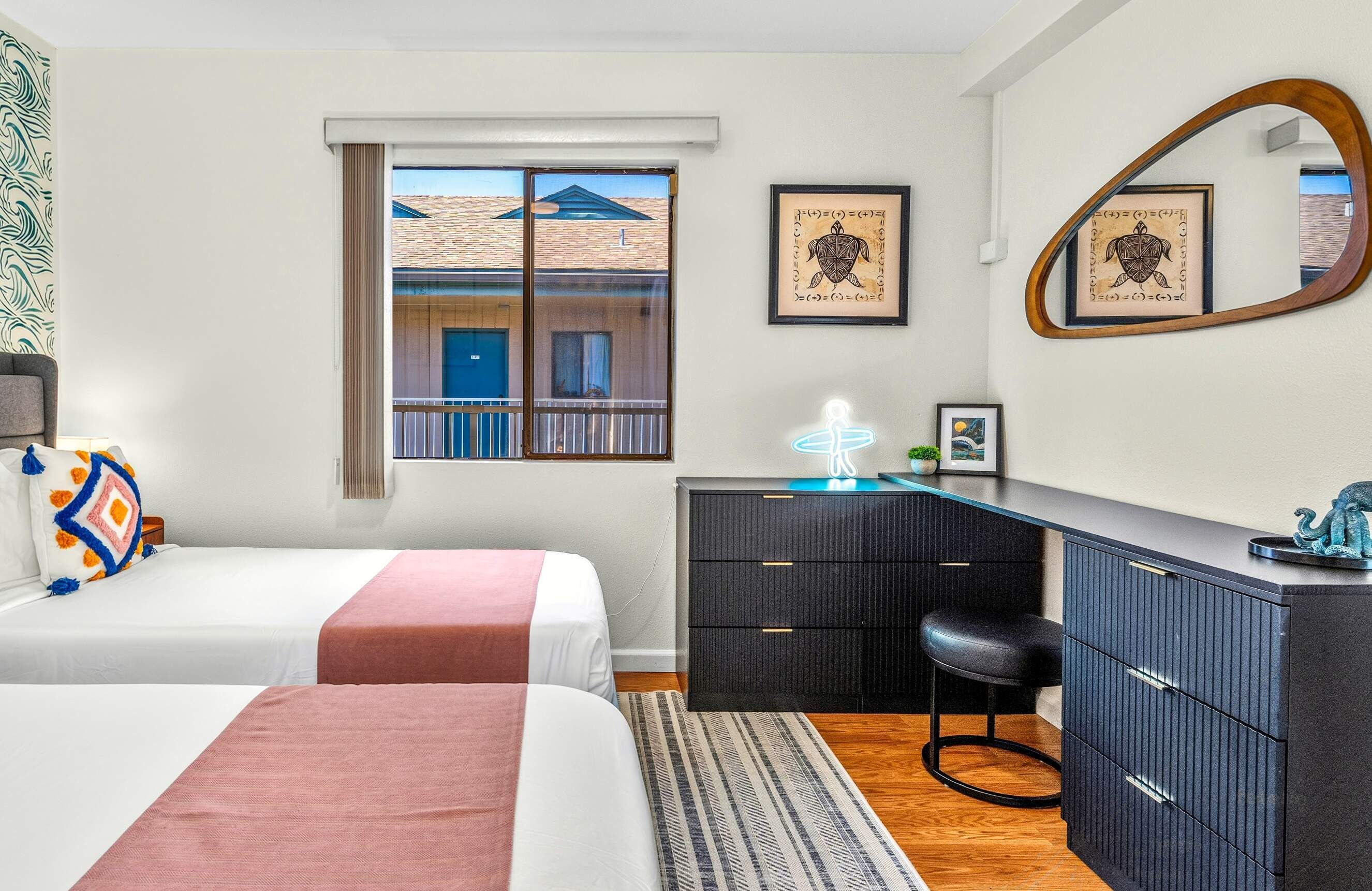 2 bedrooms, individually decorated, individually furnished