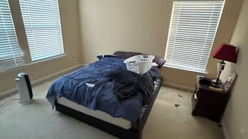 Iron/ironing board, WiFi, bed sheets