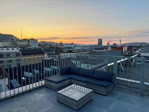 Terrace/patio - Modern apartment next to Zurich HB with roof terrace (Zürich)