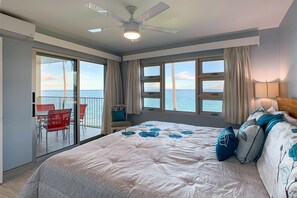 Condo, 1 King Bed with Sofa bed, Lanai, Ocean View (Royal Mauian 309) - Royal Mauian 309 - Direct Ocean Front, Renovated, Seconds to the Beach, Split AC (Kihei)