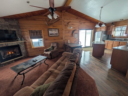 Your perfect getaway; Minutes from Holiday Valley and downtown Ellicottville