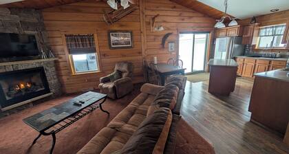 Your perfect getaway; Minutes from Holiday Valley and downtown Ellicottville