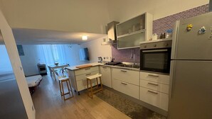 Oven, stovetop - APARTMENT ON 2 LEVELS (Catania)