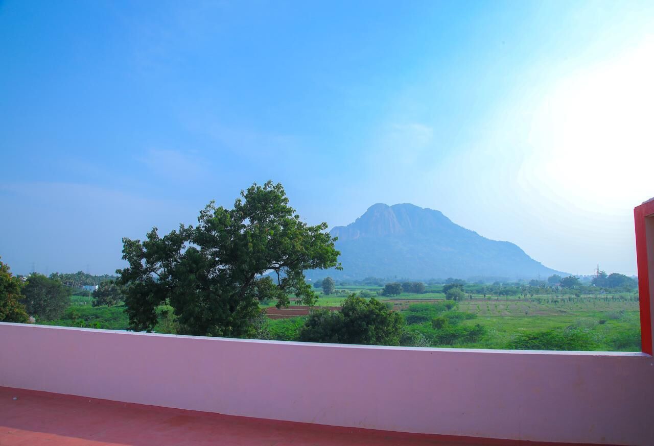 Deluxe Double Room, Multiple Beds, Non Smoking, Mountain View | Soundproofing, bed sheets