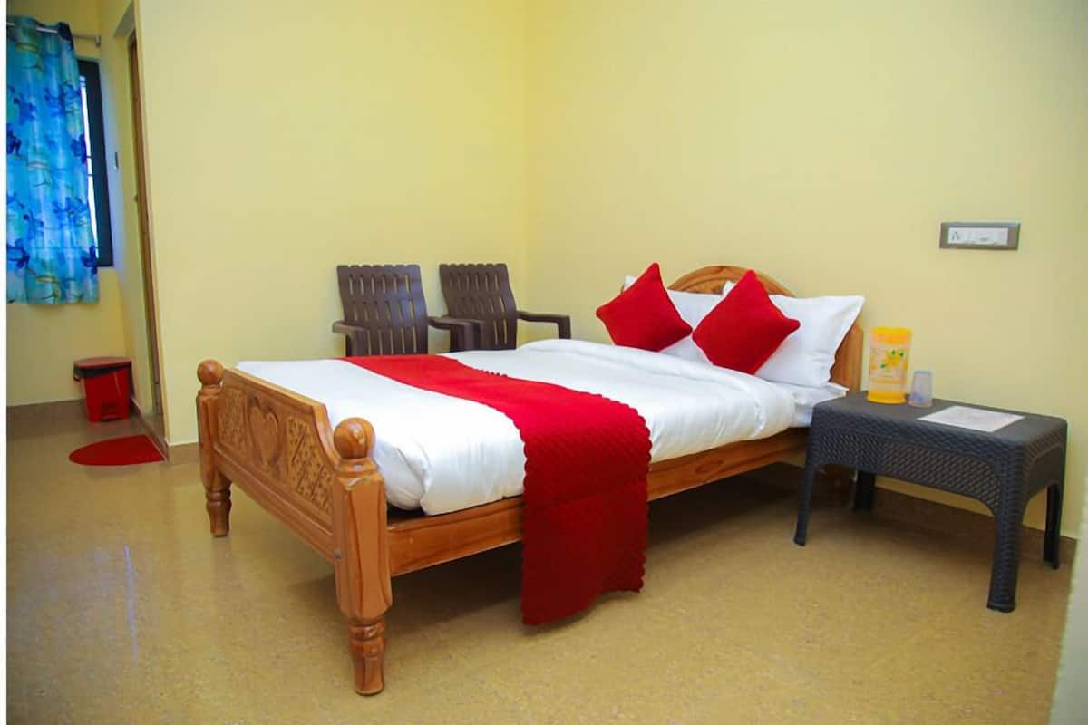 Economy Double Room | Soundproofing, bed sheets