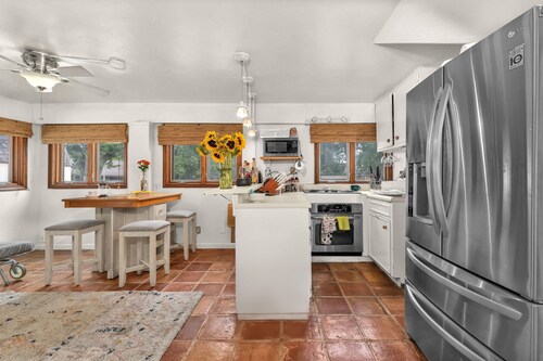 Charming Alamo Heights Studio