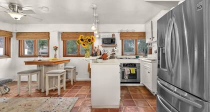 Charming Alamo Heights Studio