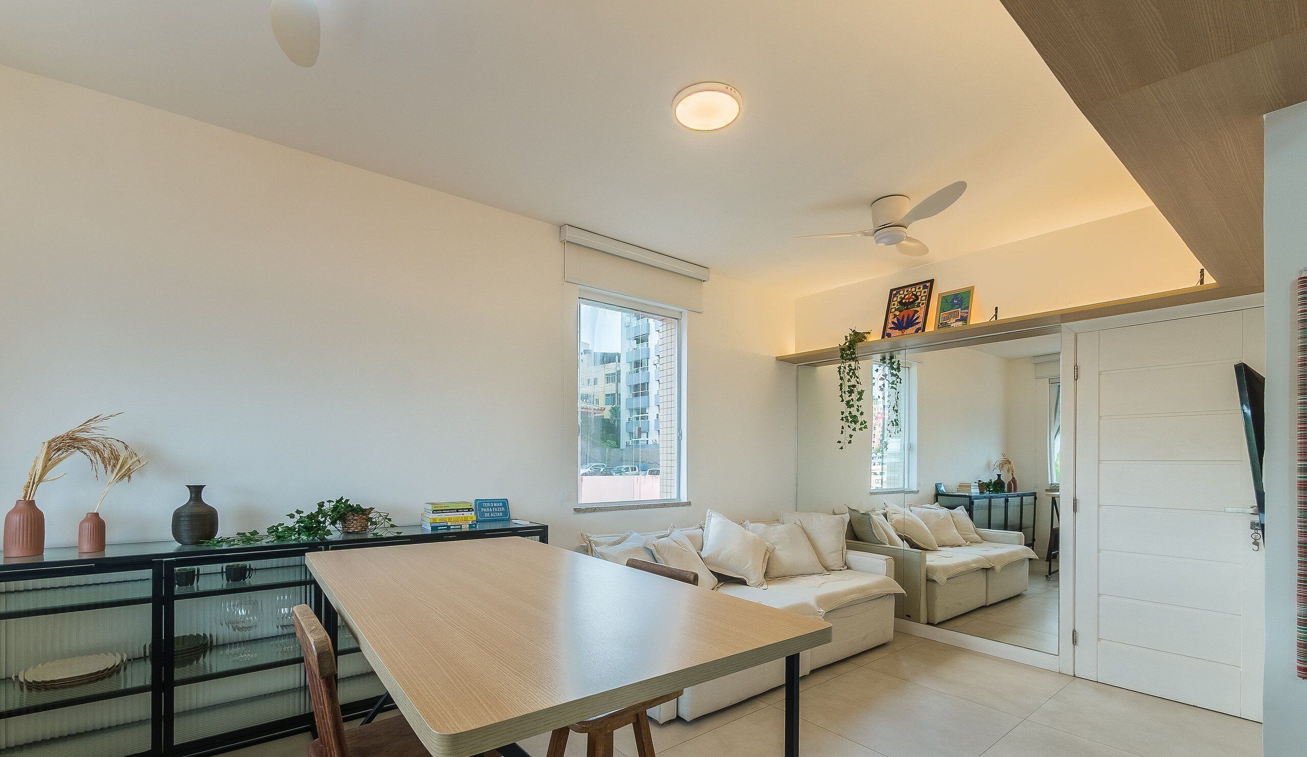 Basic Apartment | Living area