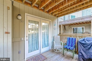 Terrace/patio - Adorable 2-bedroom townhome with outdoor POOL in Ocean City (Ocean City)
