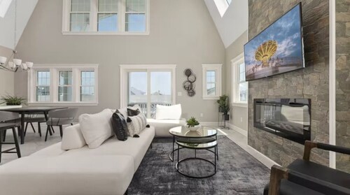 Luxury 7 bedroom Beach Block Steps off the Boardwalk with Parking & Ocean Views