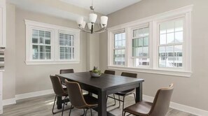 Dining - Luxury 7 bedroom Beach Block Steps off the Boardwalk with Parking & Ocean Views (Ocean City)