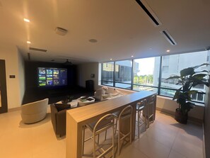 Interior - District 225 is a brand NEW 2025 modern, amenity-rich studio in Downtown Miami. (Miami)