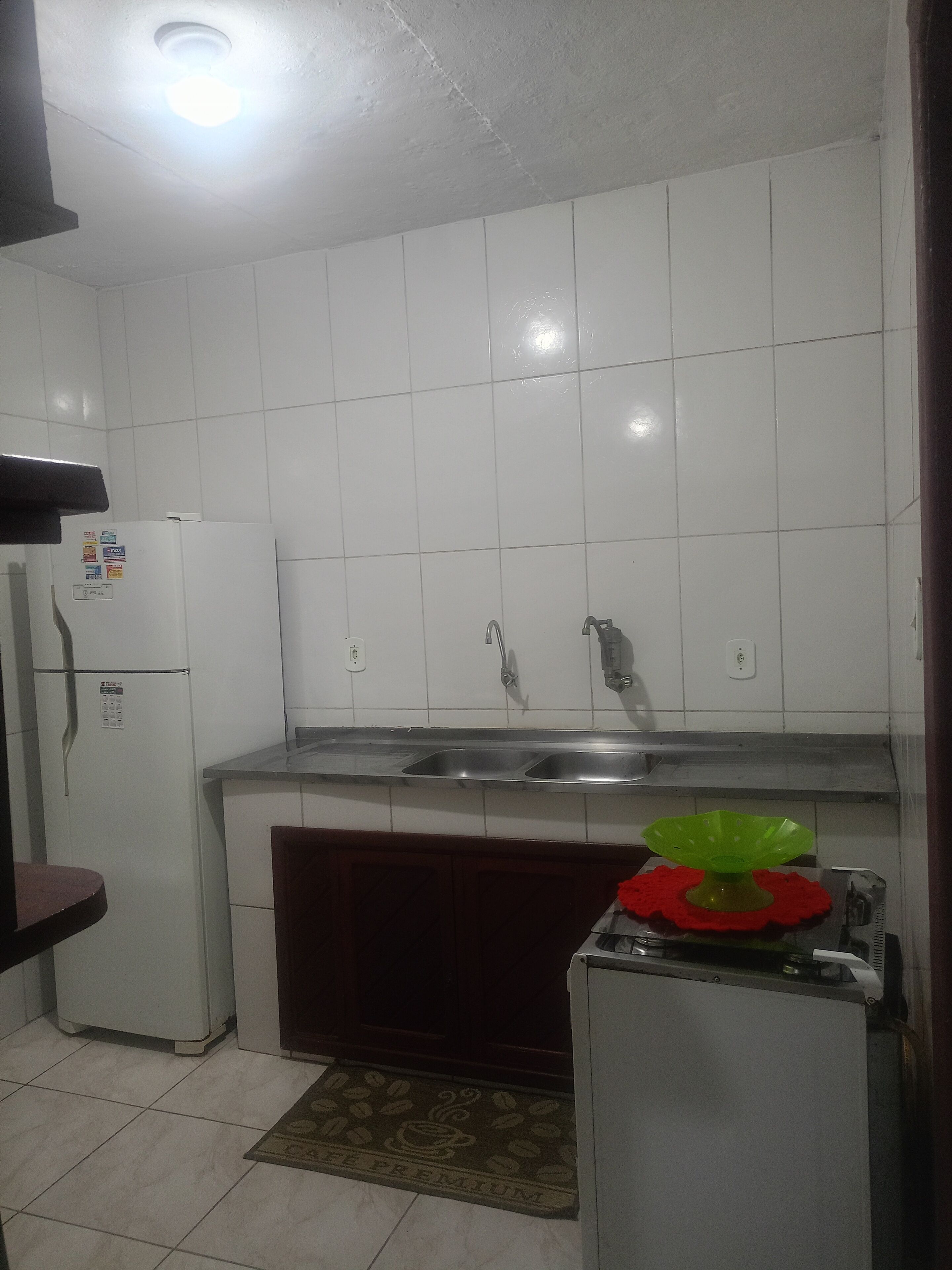 Geladeira, fogão, cooktop, torradeira