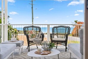 Property grounds - Miss Beachy – Stunning Beachfront Home, Pet Friendly, Amazing Views (Sapphire Beach)
