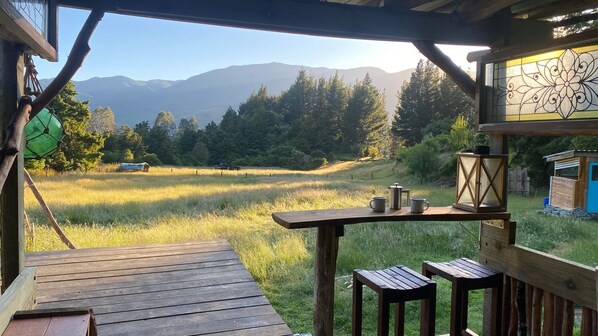 تناول الطعام بالخارج