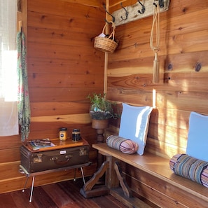 المنشأة من الداخل