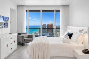Travel cot, free WiFi, bed sheets - 2BR Penthouse; Best W Resort Panoramic Views! (Fort Lauderdale)