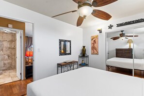 公寓客房, 1 張特大雙人床和 1 張沙發床, 夏威夷式陽台, 泳池景觀 (Kalama Terrace P-307) | 1 間臥室、獨特裝潢、布置獨特