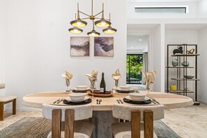 Dining - Hidden Paradise w/Two Private Suites TOT# 038530 (Palm Springs)