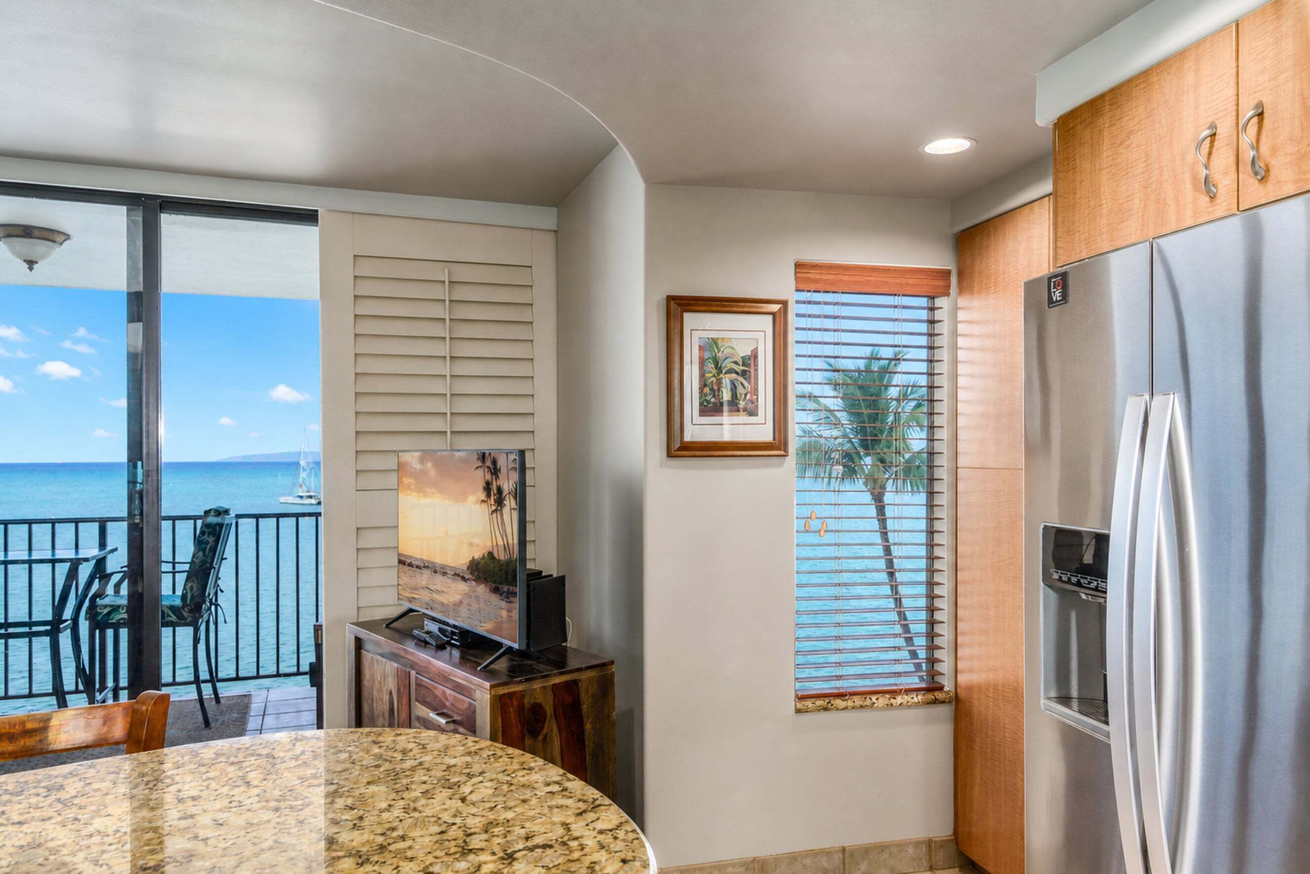Condo, 1 King Bed, Lanai, Ocean View (Kihei Beach Condominiums 606) | Interior