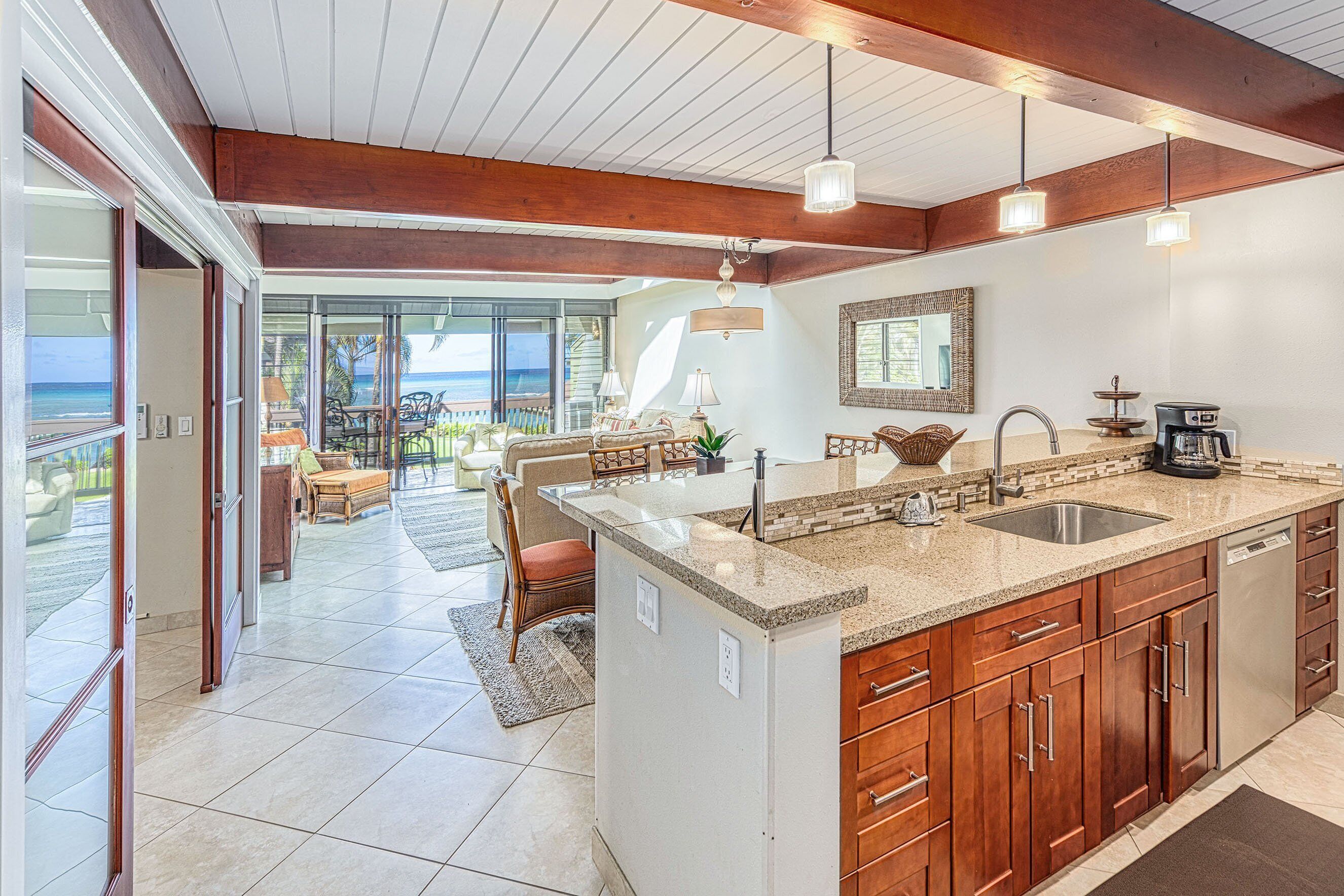 Leilighet, flere senger, lanai, havutsikt (Kahana Outrigger 4B1) | Innvendig