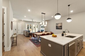 Interior - Lux and Spacious - King Beds, Chefs Kitchen, Fire Pit, Fast WiFi & Near UGA! (Watkinsville)