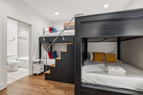 3 Schlafzimmer, Bügeleisen/Bügelbrett, kostenloses WLAN, Bettwäsche