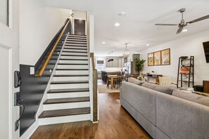 Interior - The Elliott-Sleeps10-Mins to 12 South & Broadway (Nashville)