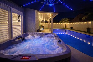 Terrace/patio - High-End Villa w/ Pool & Spa; Close to the Strip! (Las Vegas)