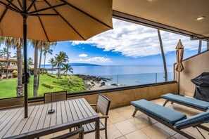 Kondominium, Beberapa Tempat Tidur, beranda, pemandangan samudra (Makena Surf G-201) | Tempat makan outdoor