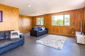 Televisie en een open haard