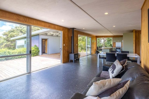 Lookout Landing by Waiheke Pure