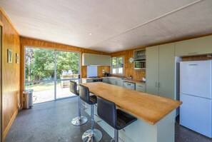 Frigorífic, microones, forn i placa de cuina 