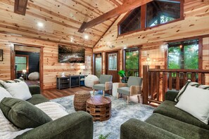 Smart TV, fireplace, video games, table football - Cabin in Sevierville Sleeps 28 Pool Hot Tub (Sevierville)