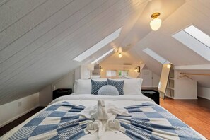 Iron/ironing board, WiFi, bed sheets - Classic&Modern 4BR Home @Seattle | Ping Pong & BBQ (Seattle)