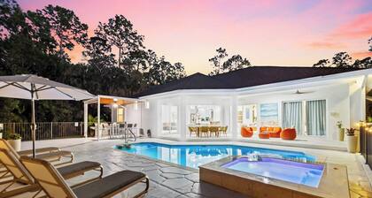 Naples FL | Heated Pool Spa Pickleball Mini Golf