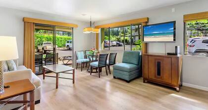 Soothing studio with AC that is a five minute walk to the best beach on Maui.