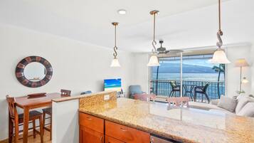 Condo, 1 Queen Bed with Sofa bed, Lanai, Ocean View (Maalaea Kai 311) | Interior