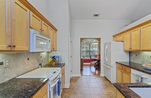 Private kitchen - Heated Pool House Paradise! Huge Long-Term Stay Discounts! 5 Bedroom Home! (Crestview)