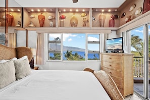 Condo, Multiple Beds, Lanai, Ocean View (Menehune Shores 606) | 2 bedrooms, individually decorated, individually furnished - Menehune Shores 606 - Direct Ocean Front, Dramatic Ocean Views, Wi-fi, Split AC! (Kihei)