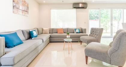 ¡Beautiful Home at La Herradura! 9 guests + Wifi