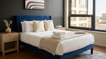 Iron/ironing board, WiFi, bed sheets