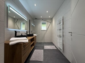 Shower - IBARNIA - SUHESCUN - Gîte (SUHESCUN)